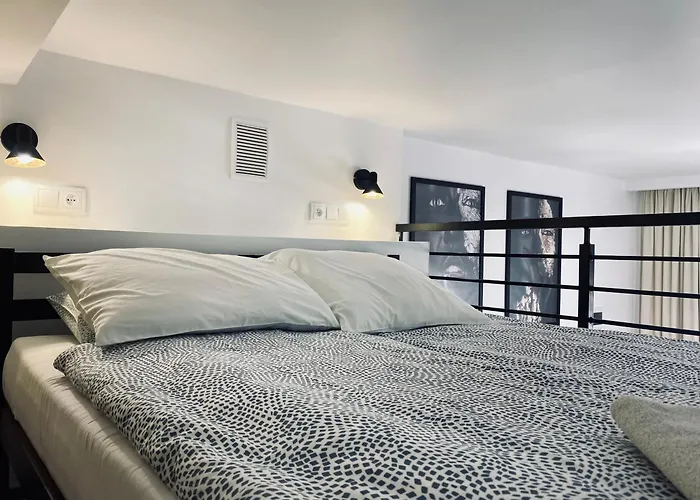 Premium Jacuzzi For Couples, Old Town
